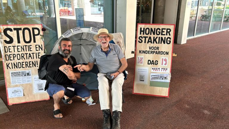 Eduard Disch op dag 19 van de hongerstaking voor een generaal kinderpardon