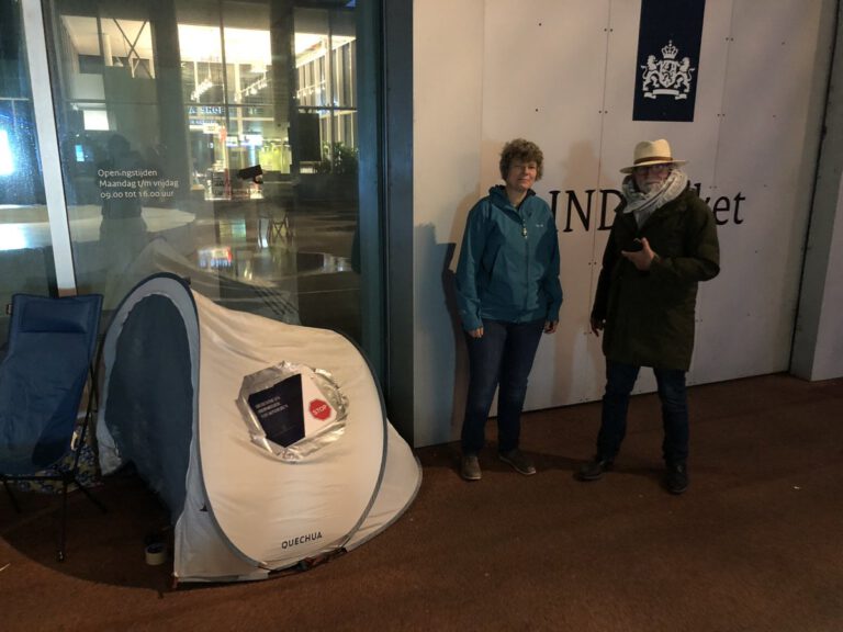 Dag 2 van de hongerstaking voor een generaal kinderpardon door Eduard Disch